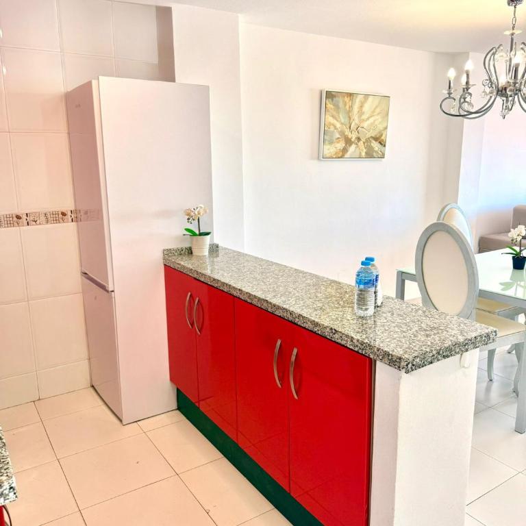 Large Deluxe Front Sea View Apartment Benalbeach - Apartment with Sea View - 14