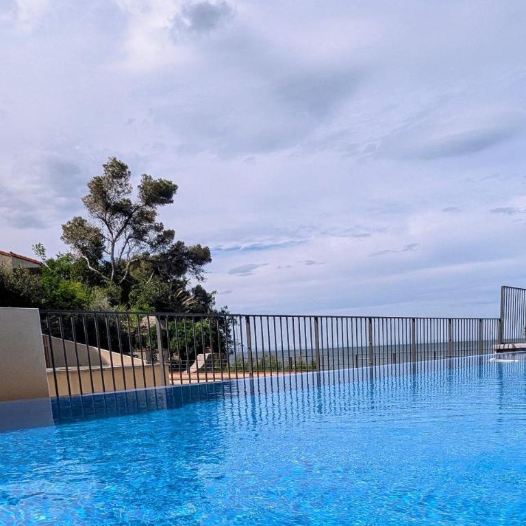Apart Berenice Collioure Cote Vermeille Piscine Crique Terrasse Vue Mer - Appartement 1 Chambre - 4
