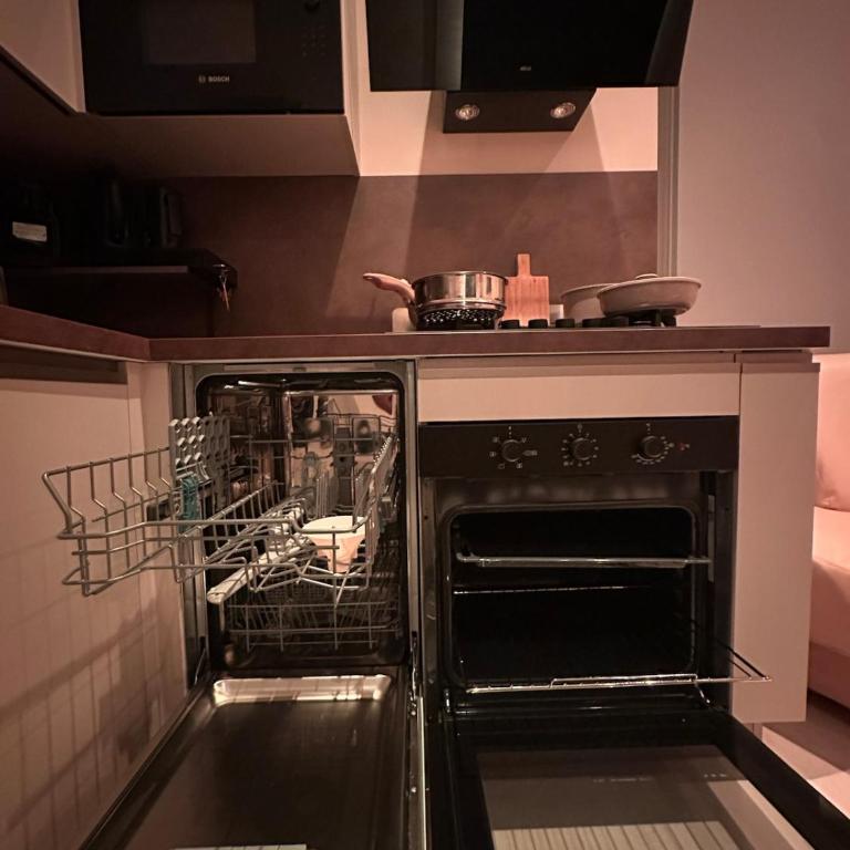 A Dolce Casa Romana Lux Jacuzzi Metro A 2 min - Appartamento Deluxe con 1 Camera da Letto - 64