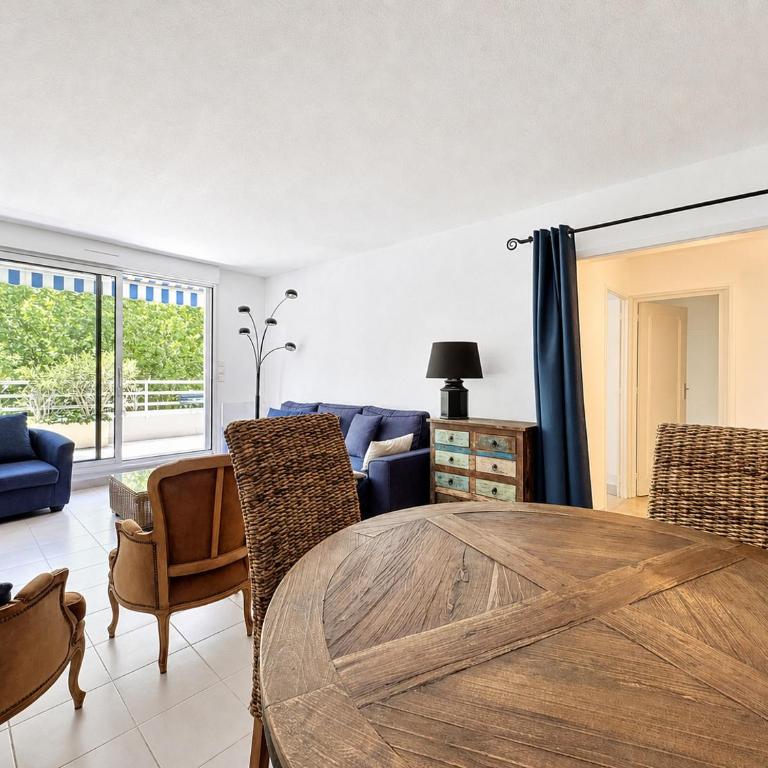 Beau 3 pièces, terrasse, quartier golf - Apartamento de 2 dormitorios con terraza - 10