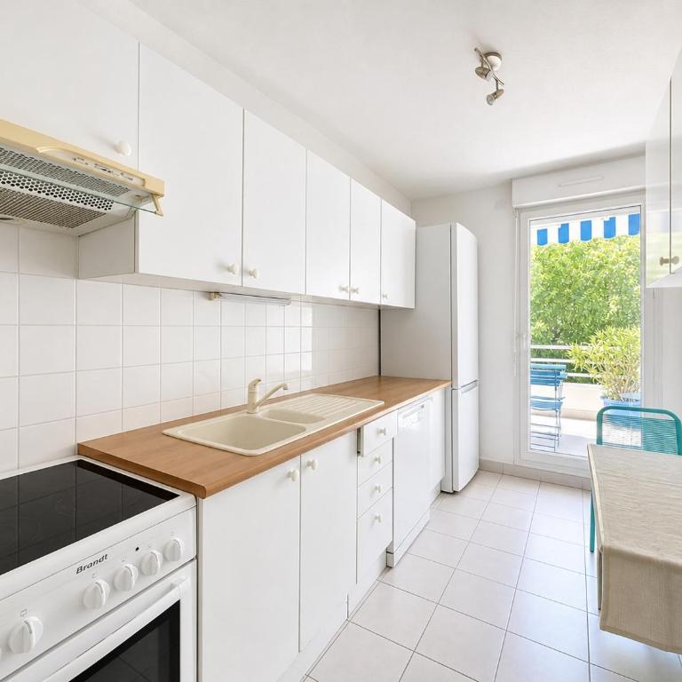 Beau 3 pièces, terrasse, quartier golf - Apartamento de 2 dormitorios con terraza - 4