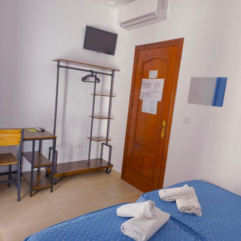 Hostal Fantoni - Habitación Doble con baño externo - 1 o 2 camas - 3