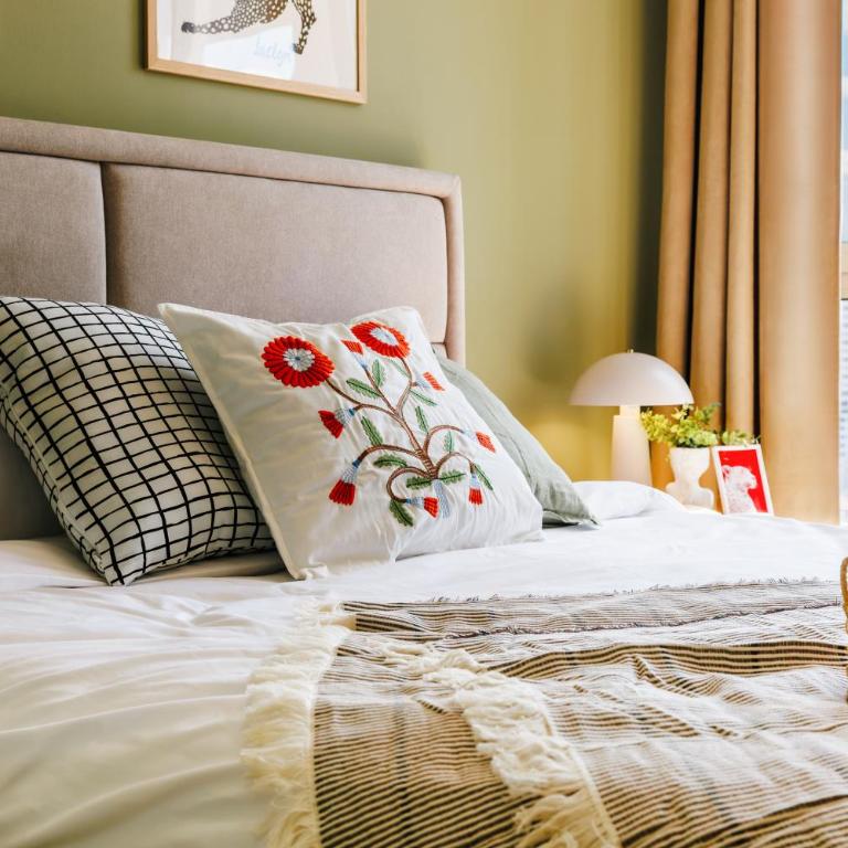 WF Pulse Riverview with Terrace and Free Parking - Two-Bedroom Deluxe Apartment with Balcony - 26