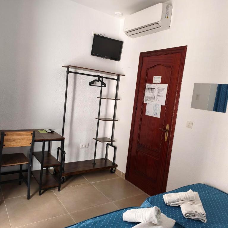 Hostal Fantoni - Habitación Doble con baño externo - 1 o 2 camas - 8