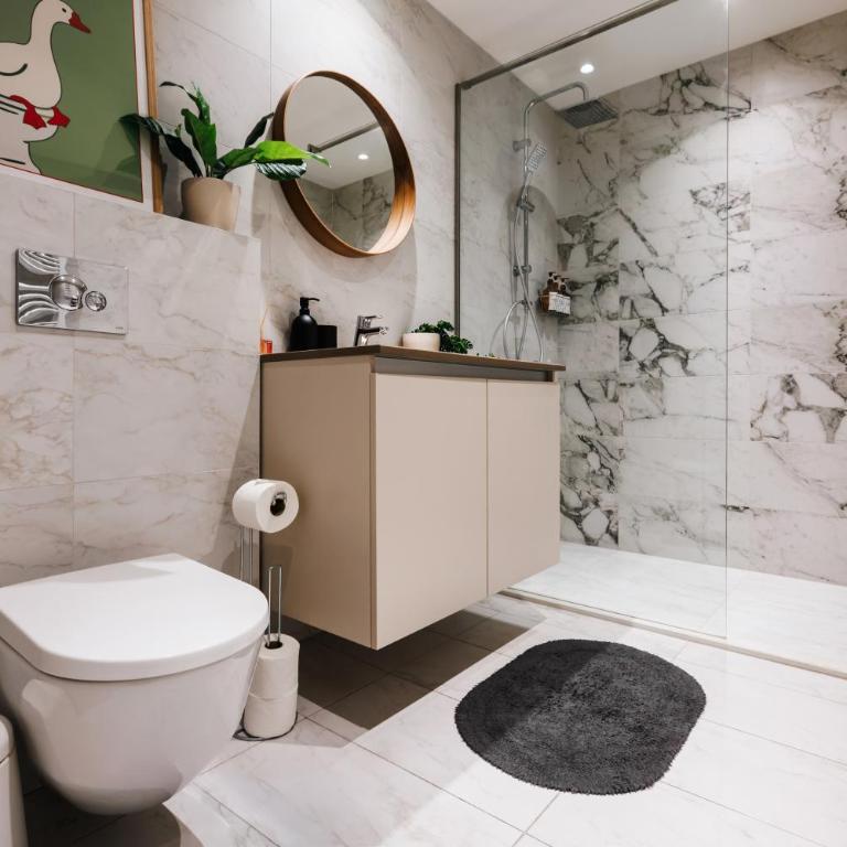 WF Pulse Riverview with Terrace and Free Parking - Two-Bedroom Deluxe Apartment with Balcony - 33