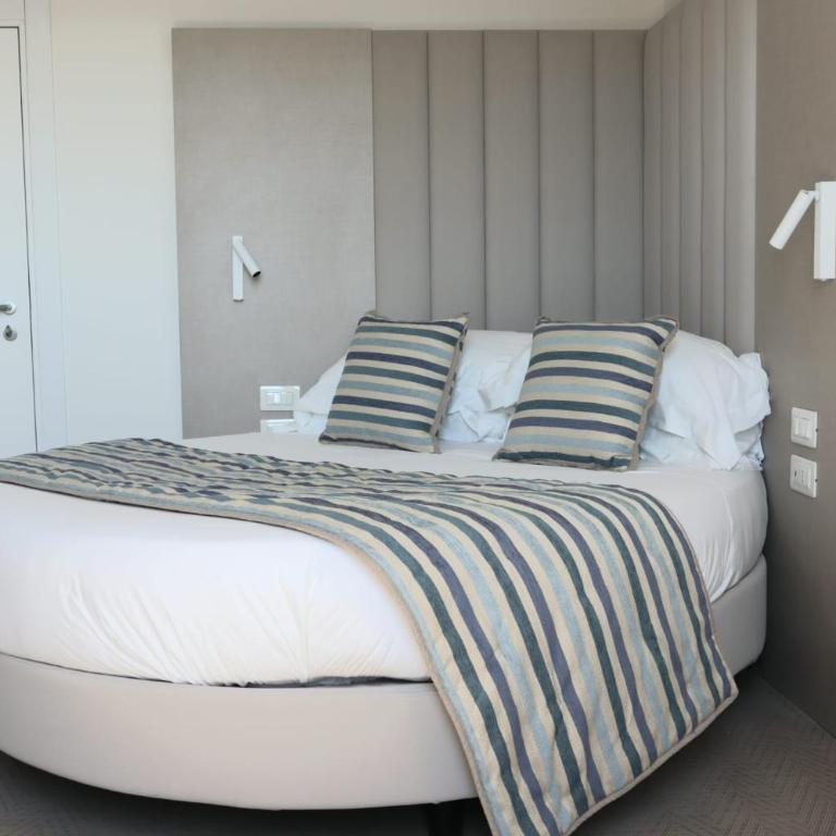 Sublimis Boutique Hotel, WorldHotels Elite - Comfort Queen Room with Sea View - Split Level/Non-Smoking - 3