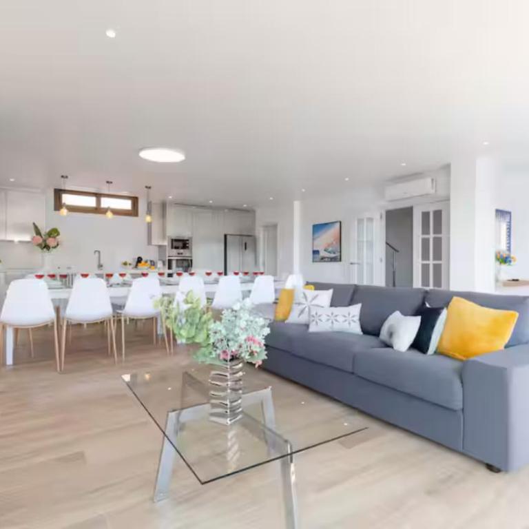 Villa Vibes & Views near Benidorm for 16 Guest Pool Badminton - Villa - 9
