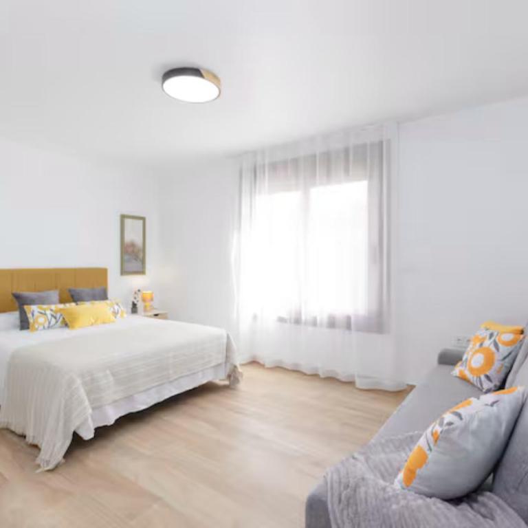 Villa Vibes & Views near Benidorm for 16 Guest Pool Badminton - Villa - 10