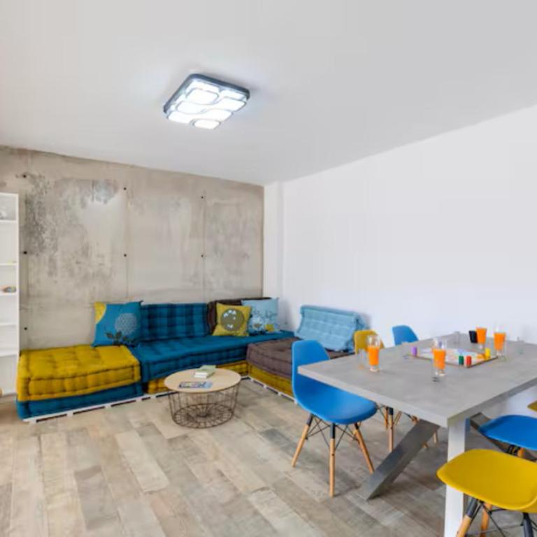 Villa Vibes & Views near Benidorm for 16 Guest Pool Badminton - Villa - 32