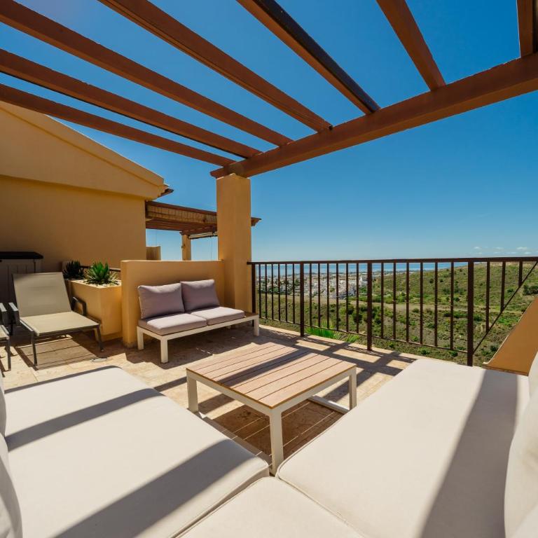 Penthouse with stunning sea and mountain views in Benahavís - Apartamento de 2 dormitorios - 1