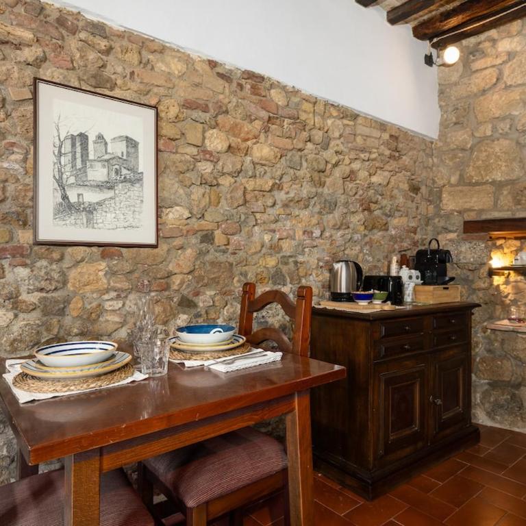 Charme Cugnanesi - 2 room apartment in the medieval heart - Appartamento con 1 Camera da Letto - 17