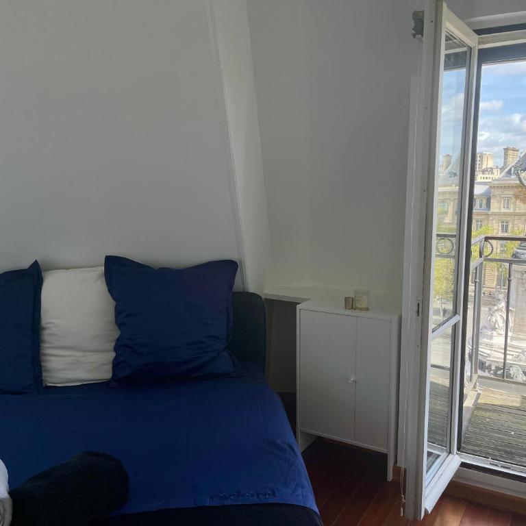 Eiffel Tower View Apartment - Chambre Double Deluxe avec Balcon - 1