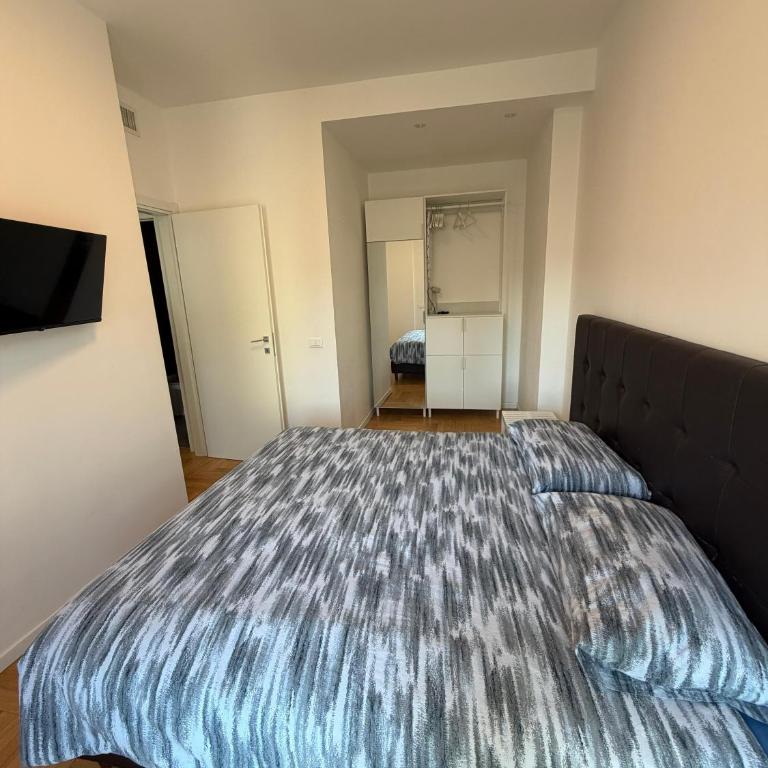 Trilocale Moderno con Terrazzo e Parcheggio - Appartamento con 2 Camere da Letto - 6