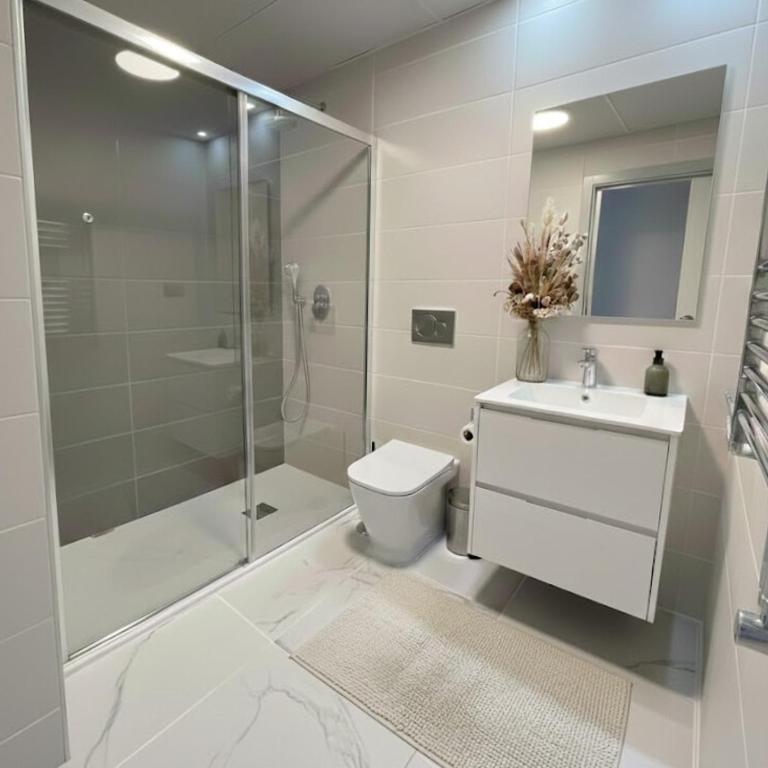 Eagle Tower Benidorm - EAGLE VIEW - 3 bedrooms - Three-Bedroom Apartment with Sea View - 7