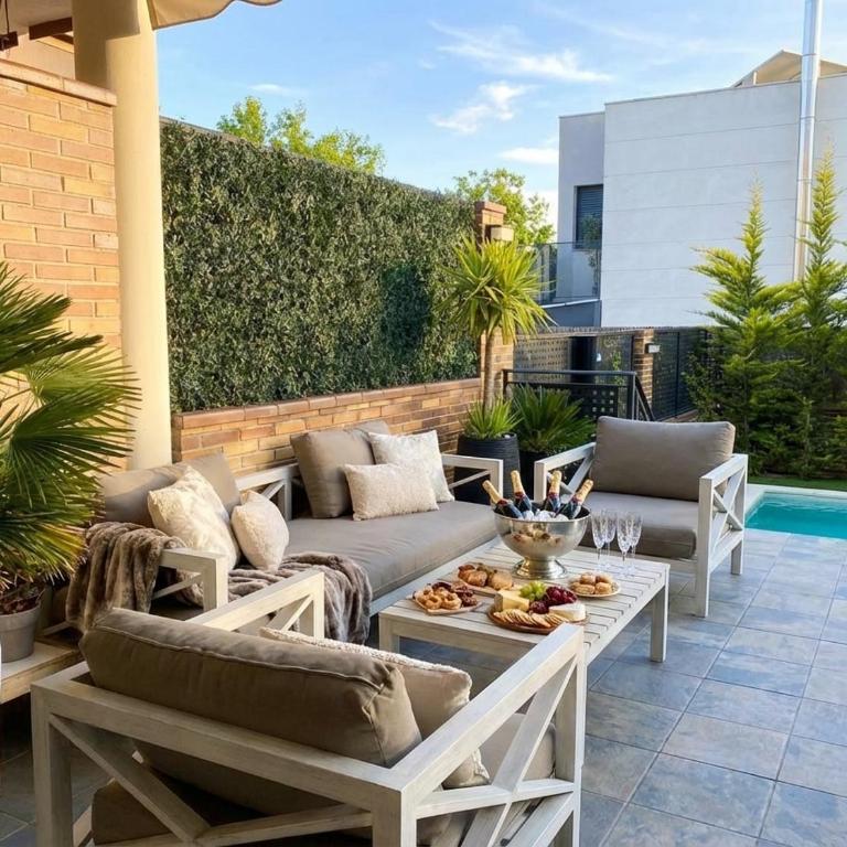 Private F1 House Madrid Direct Track Views - Four-Bedroom House - 1
