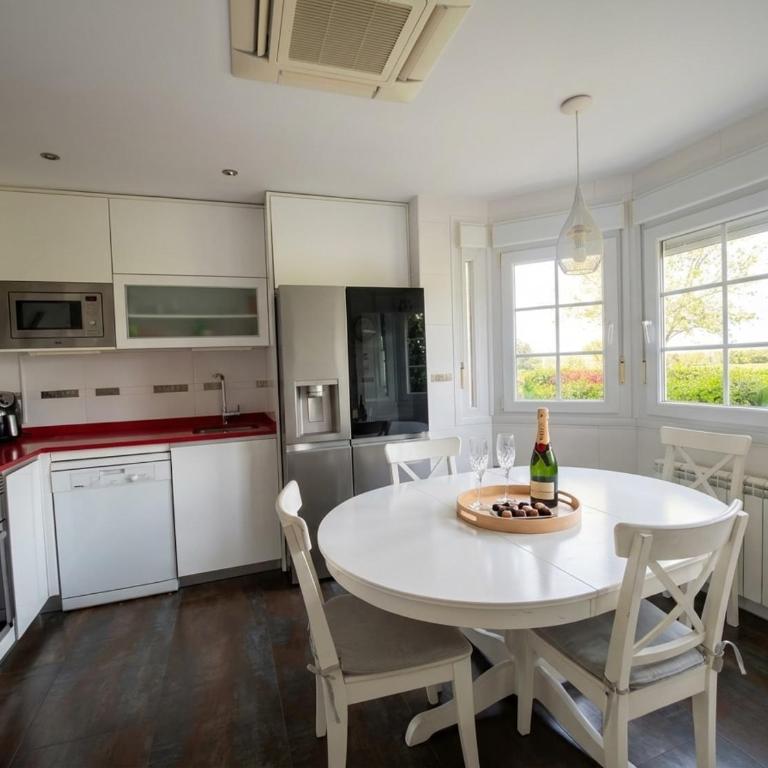 Private F1 House Madrid Direct Track Views - Four-Bedroom House - 5