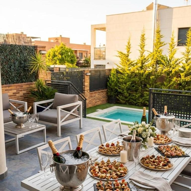 Private F1 House Madrid Direct Track Views - Four-Bedroom House - 12