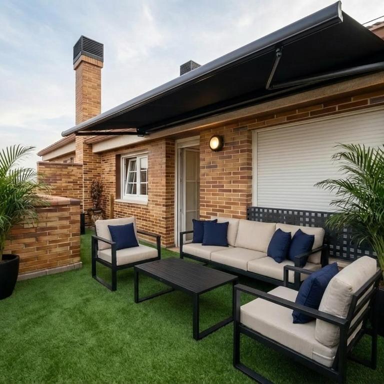 Private F1 House Madrid Direct Track Views - Four-Bedroom House - 17