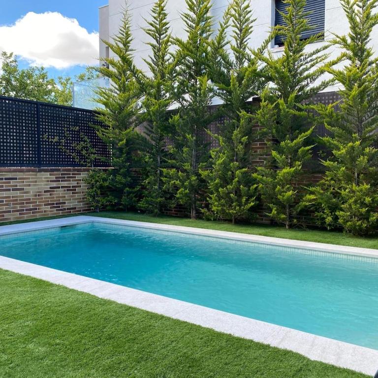 Private F1 House Madrid Direct Track Views - Four-Bedroom House - 18
