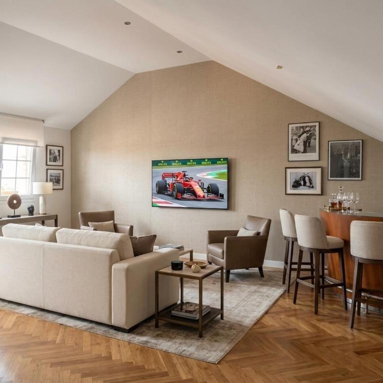Private F1 House Madrid Direct Track Views - Four-Bedroom House - 29