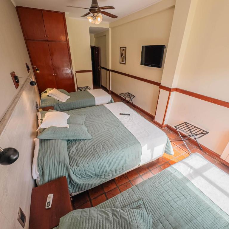 Hotel Los Sauces - Quadruple Room - 4