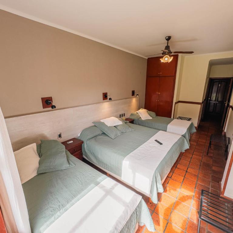 Hotel Los Sauces - Quadruple Room - 2