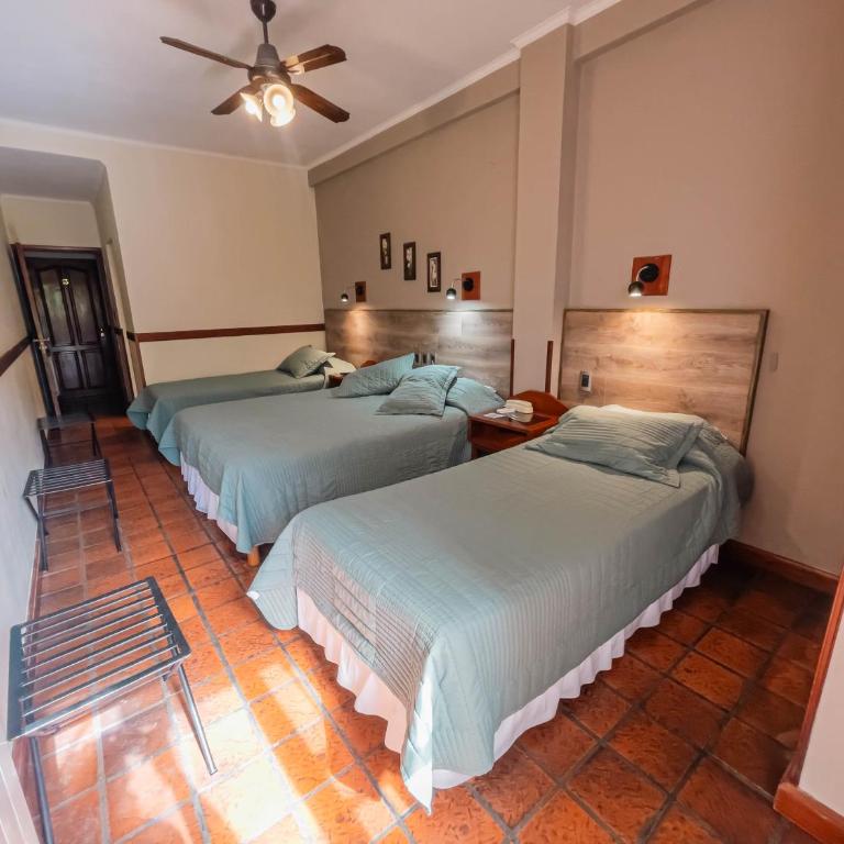 Hotel Los Sauces - Quadruple Room - 1