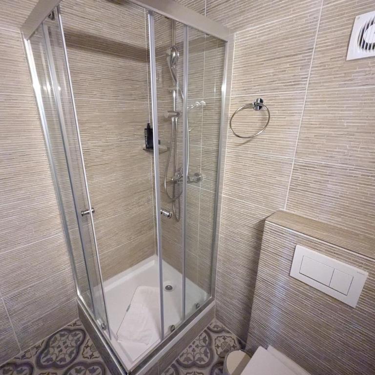 Hotel Schützen Lauterbrunnen - Dreibettzimmer - 8