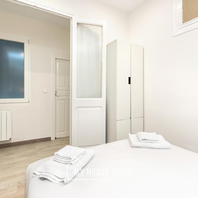 MyHouseSpain - Apartamento renovado en edificio clásico - Apartamento de 2 dormitorios - 17