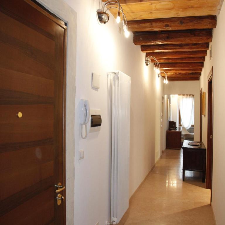 Centre 2 bedroom Flat - Two-Bedroom Apartment - 15