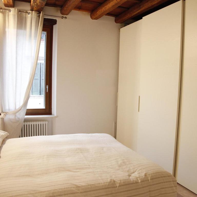 Centre 2 bedroom Flat - Two-Bedroom Apartment - 11