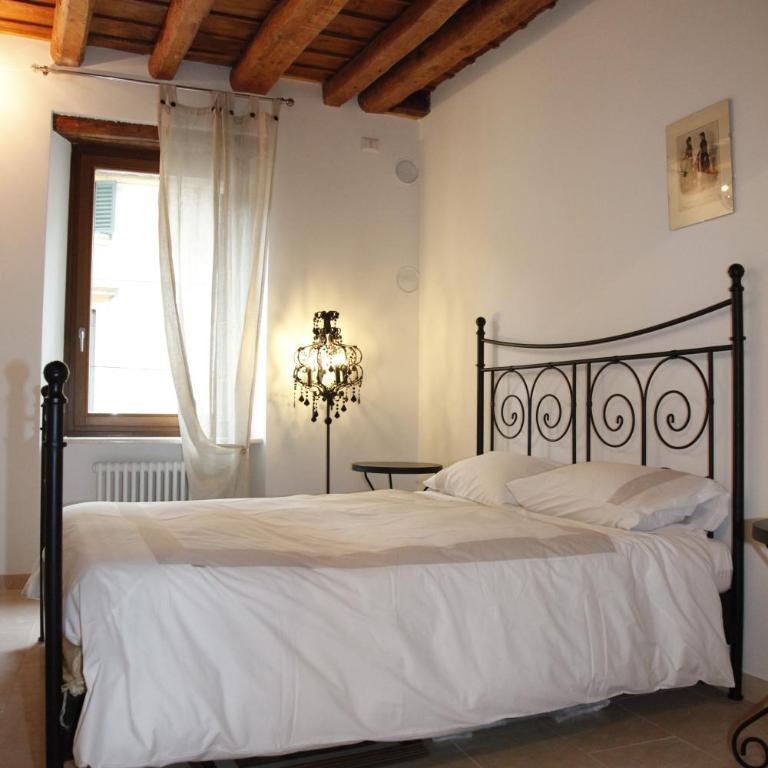 Centre 2 bedroom Flat - Two-Bedroom Apartment - 6