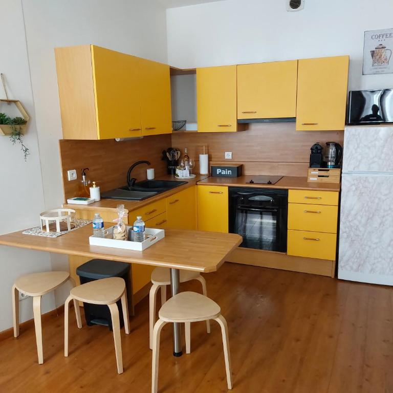 Narbonne Centre Historique Spacieux T2 Confort & Calme - Appartamento con 1 Camera da Letto - 18