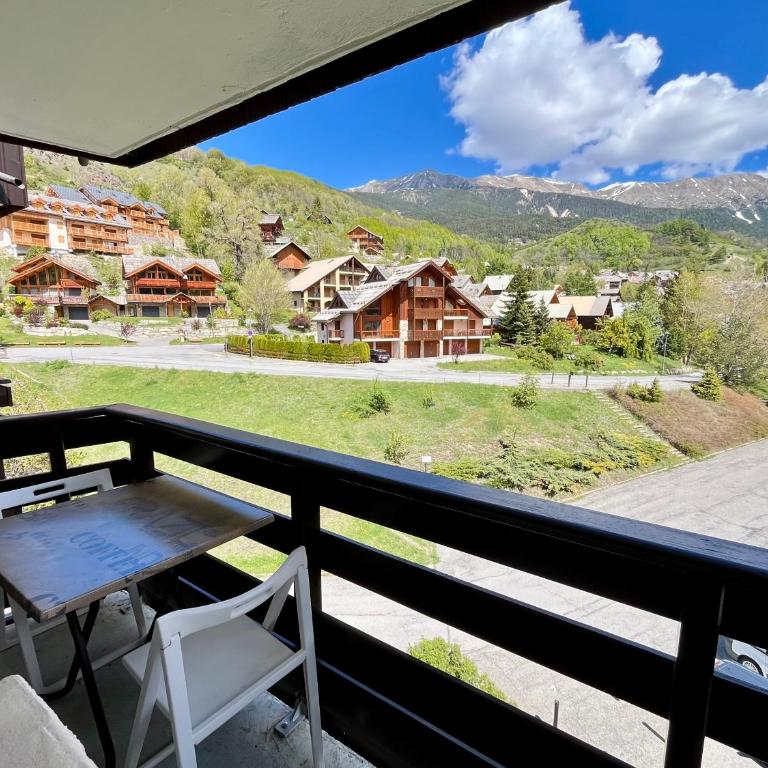 Appartement T2 avec balcon vue sur la montagne - Serre Chevalier Chantemerle Saint Chaffrey - linge de maison non fourni - Appartement 1 Chambre - 1
