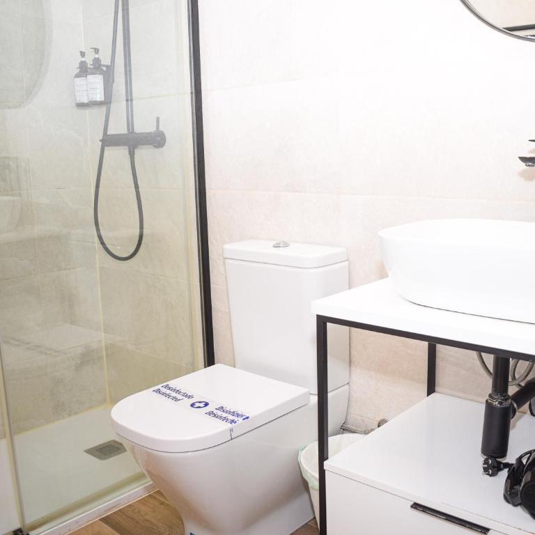 NIDOM-Loft Isturiz - Two-Bedroom Deluxe Apartment - 26