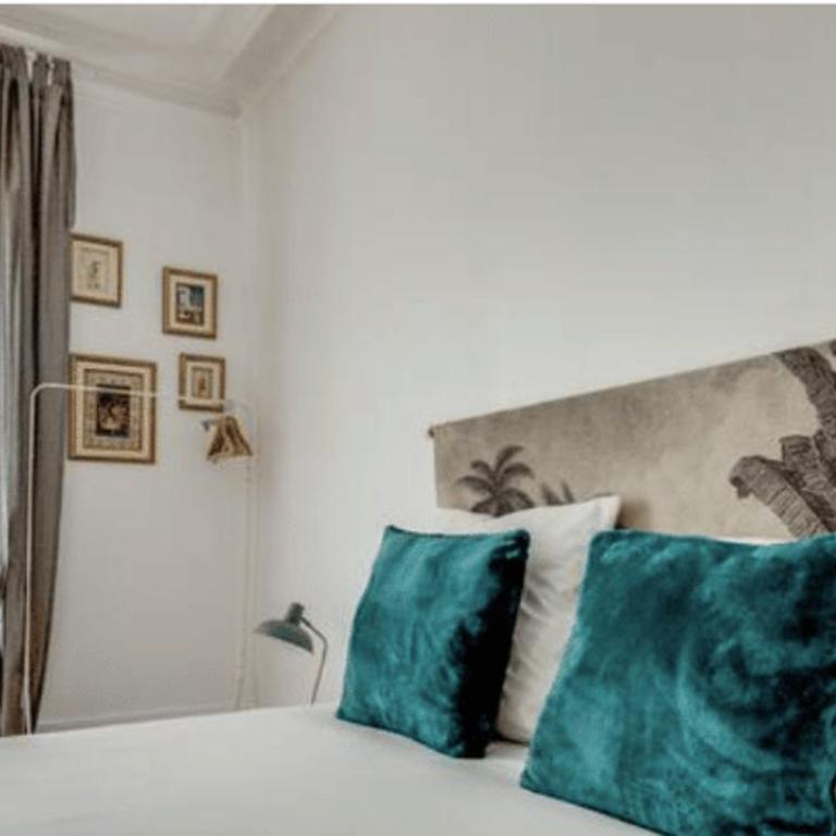 The Lady in Red - Romantique - by Mon Petit Faré - Two-Bedroom Superior Apartment - 20