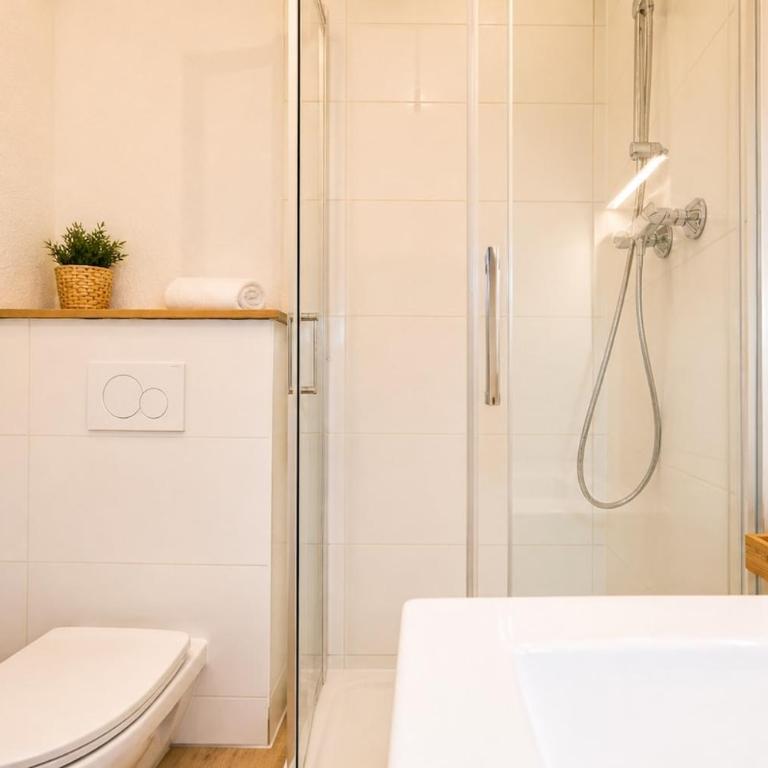 Toison d Or 2 - 5 min walk to beach, terrace and AC - Two-Bedroom House - 16