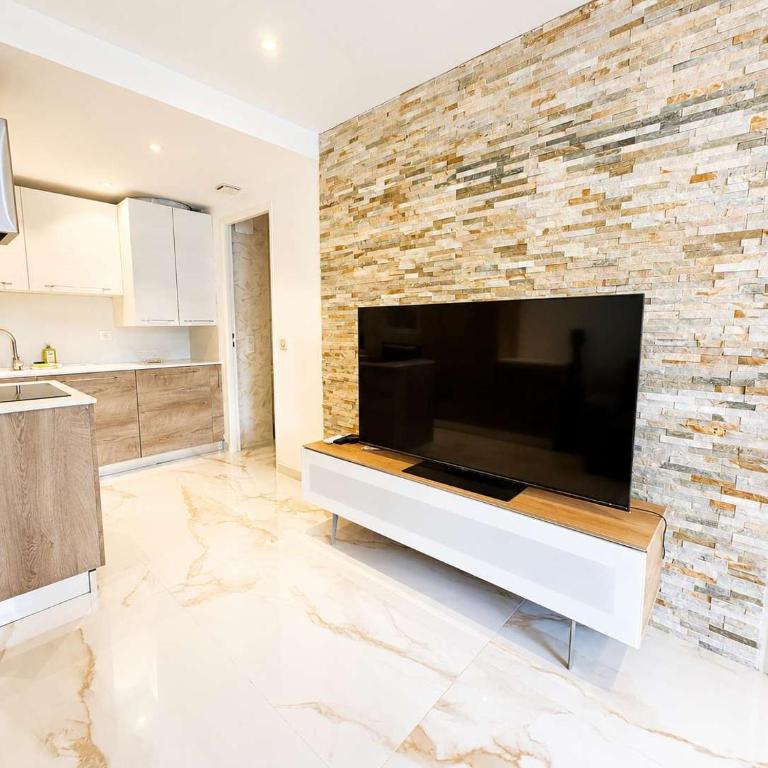 Elegant cocon avec piscine et parking prive - Apartment - 9