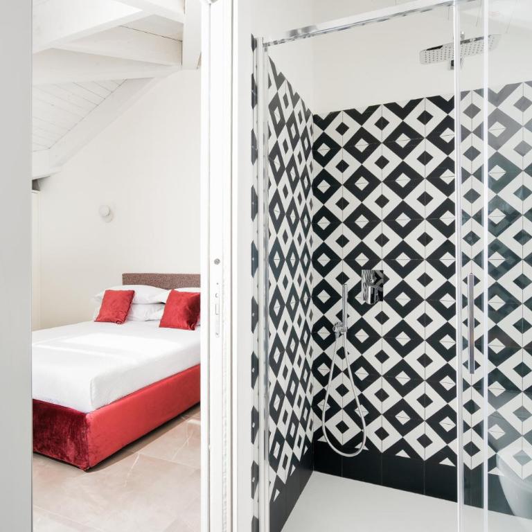 De Vivo Realty - Villa Agatina - Superior Triple Room - 10
