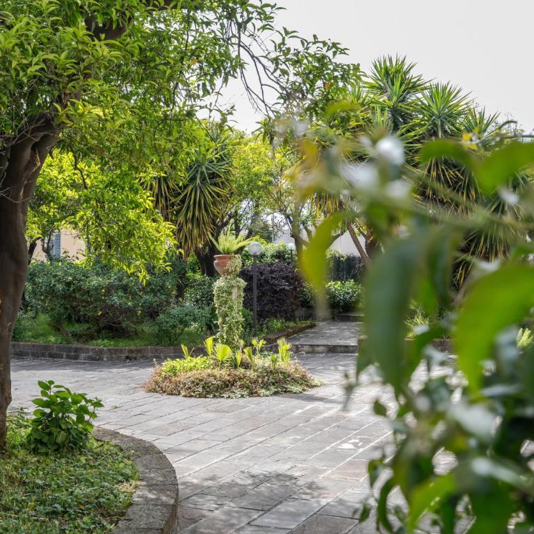 De Vivo Realty - Villa Agatina - Deluxe Apartment - 12