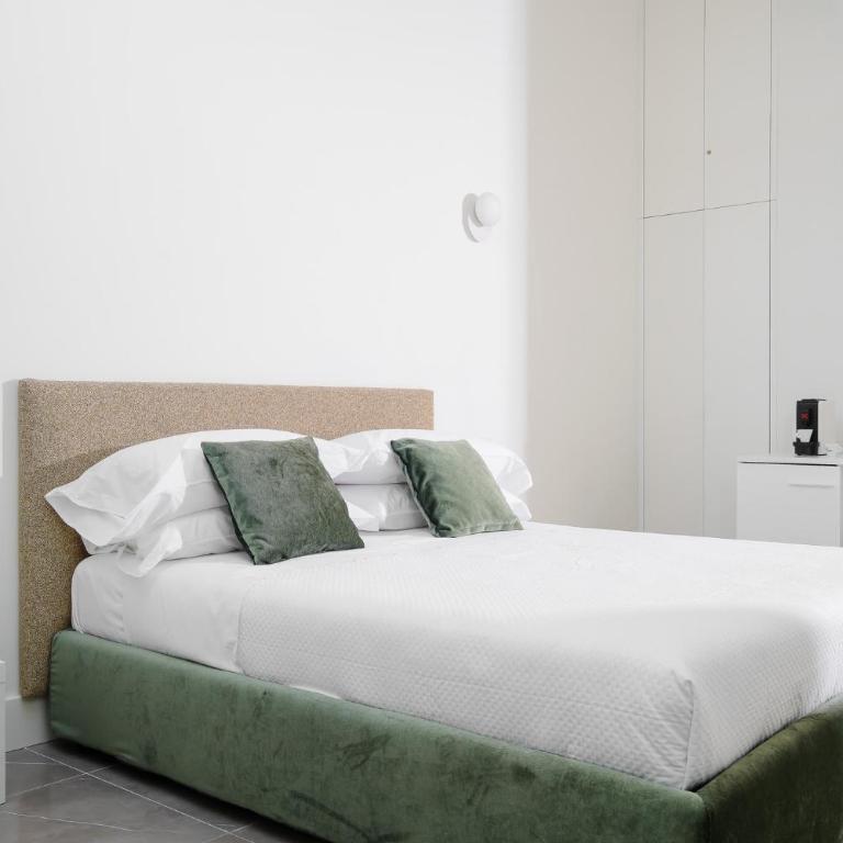 De Vivo Realty - Villa Agatina - Deluxe Triple Room - 13