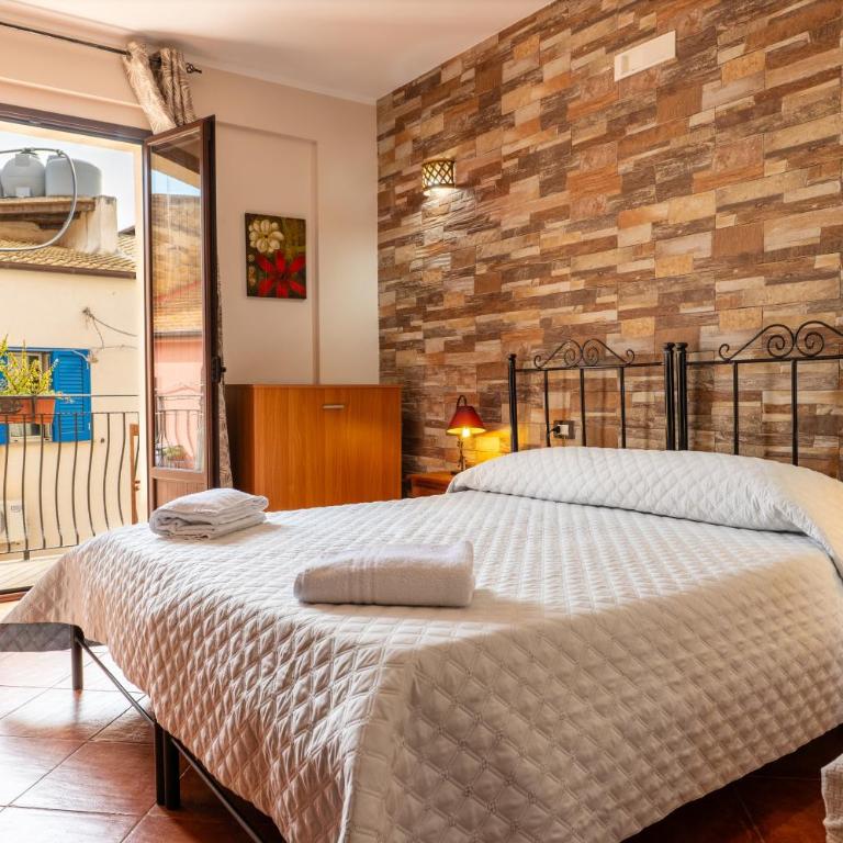 Bed and Breakfast San Domenico - Camera Matrimoniale con Balcone - 2