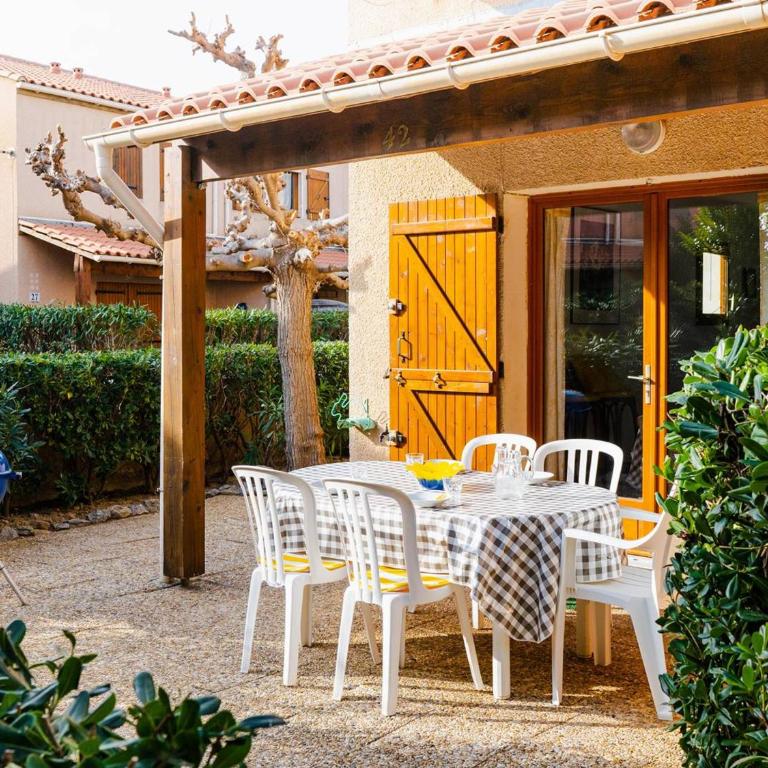 Charmant pavillon 3 pièces à Narbonne-Plage, grande terrasse, parking, WIFI, 4 pers, plage à proximité - FR-1-409-96 - Villa - 6