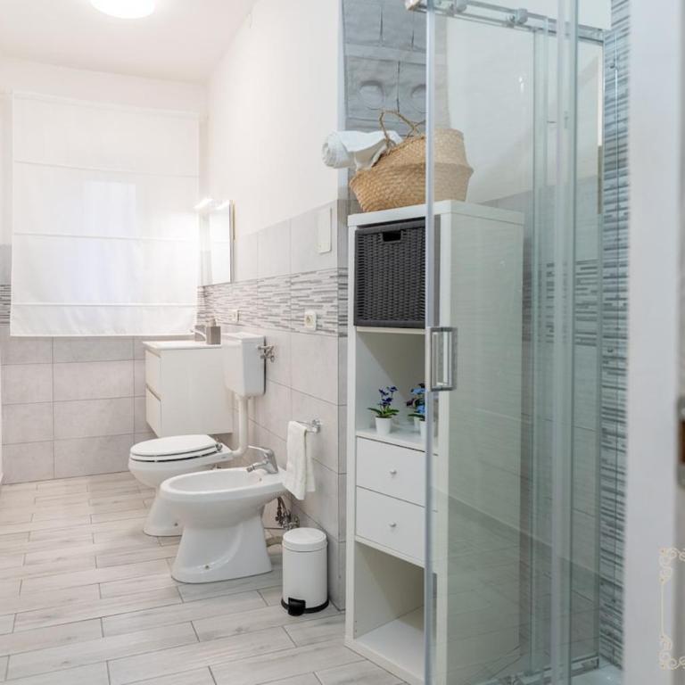 Italia Apartment - Two-Bedroom Apartment - 8