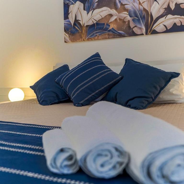 Italia Apartment - Two-Bedroom Apartment - 12