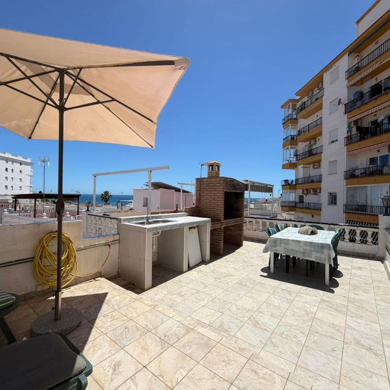 CASA TORRECILLA LINDA Adosado 2 Dormitorios a 50 metros de la Playa Torrecilla Nerja - Casa de 2 dormitorios - 1