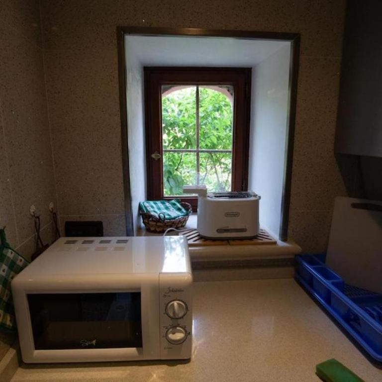Cannaregio Retreat with Canal View - One-Bedroom Apartment - 4