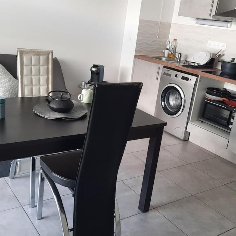 Appartement cosy et lumineux avec belle terrasse, à deux pas du tram Sabines - Appartement 1 Chambre - 6