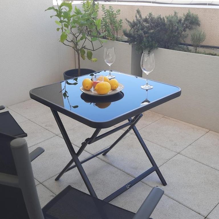 Appartement cosy et lumineux avec belle terrasse, à deux pas du tram Sabines - Appartement 1 Chambre - 9
