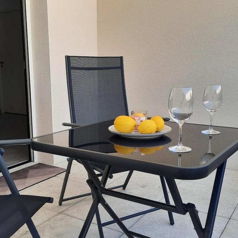 Appartement cosy et lumineux avec belle terrasse, à deux pas du tram Sabines - Appartement 1 Chambre - 11